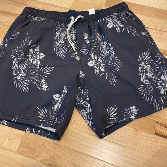 vuori swim trunks